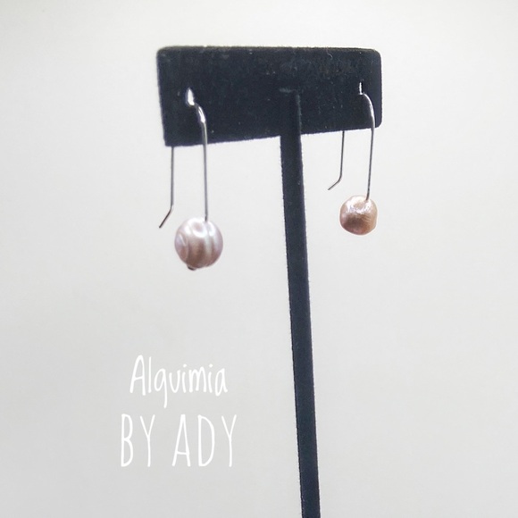 Minimalist balanced bar dainty silver dangle freshwater pearls/bridal/wedding - Picture 1 of 3